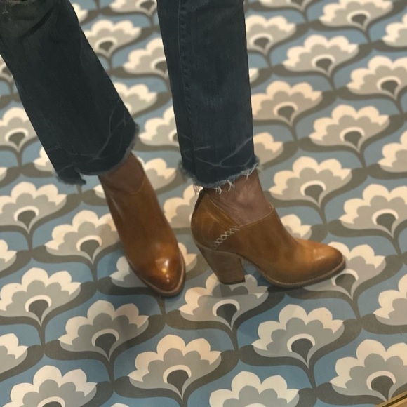 Freebird by Steven Steel Distressed Booties in Tan Size 8 - Picture 14 of 15